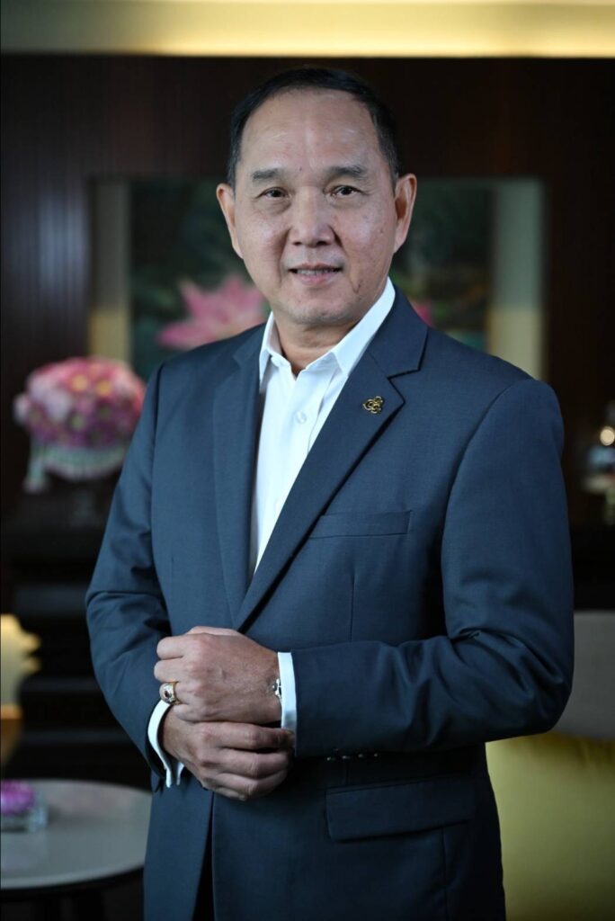 ชาย เอี่ยมศิริ