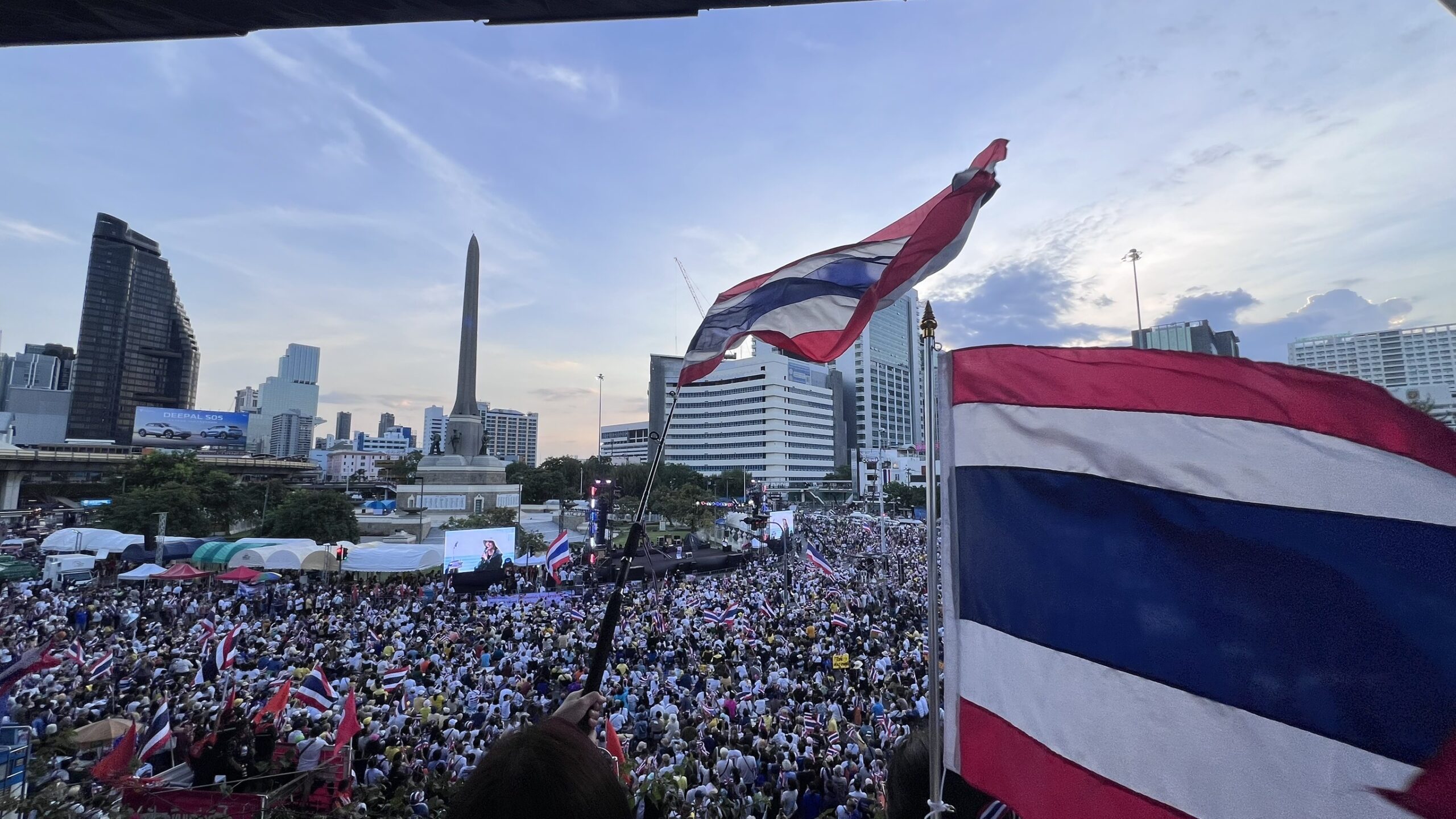 Thousands of Protesters in Bangkok’s Victory Monument