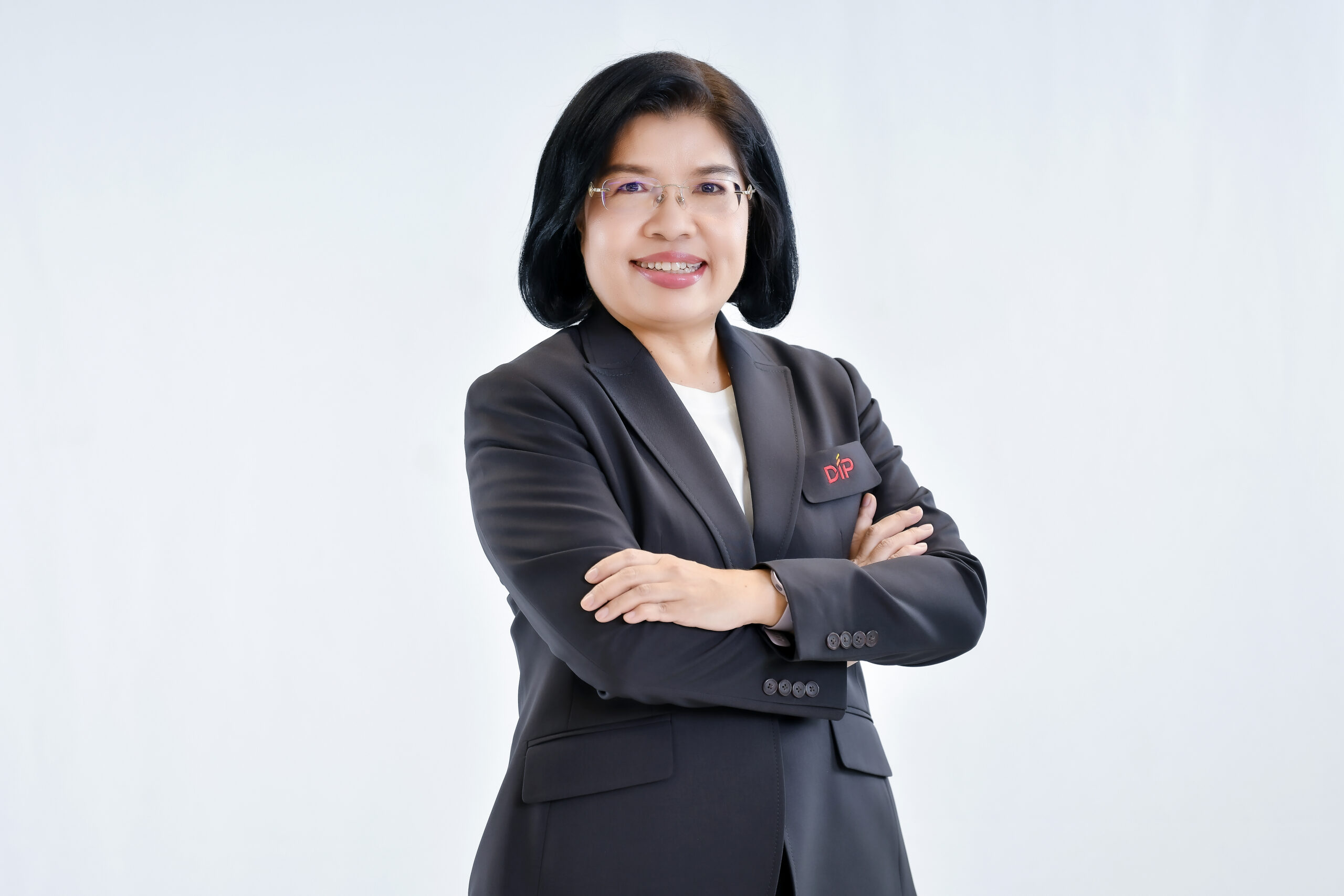 “พาณิชย์” โชว์ 11 เดือน