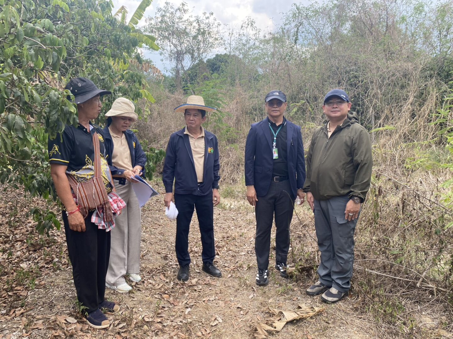 ธนาคารที่ดินบูรณาการหน่วยงานรัฐ สำรวจพื้นที่เสี่ยงภัยธรรมชาติบ้านห้วยม่วง เร่งวางแผนป้องกันก่อนฤดูฝน