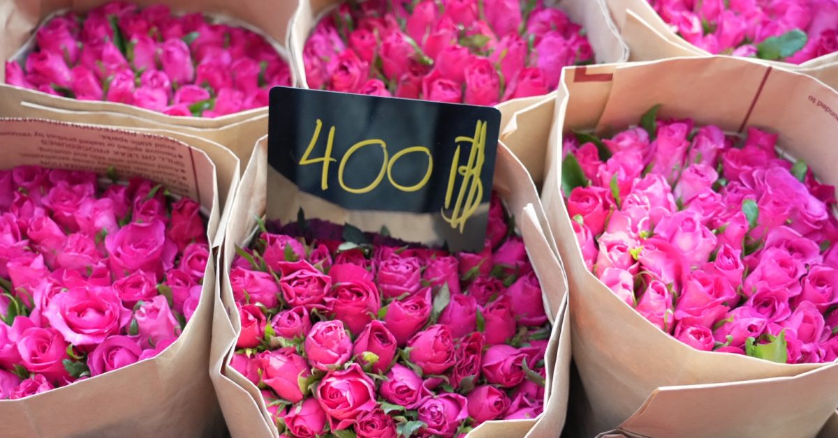 “กุหลาบ” วาเลนไทน์ ช่อละ 400-1,500 บาท