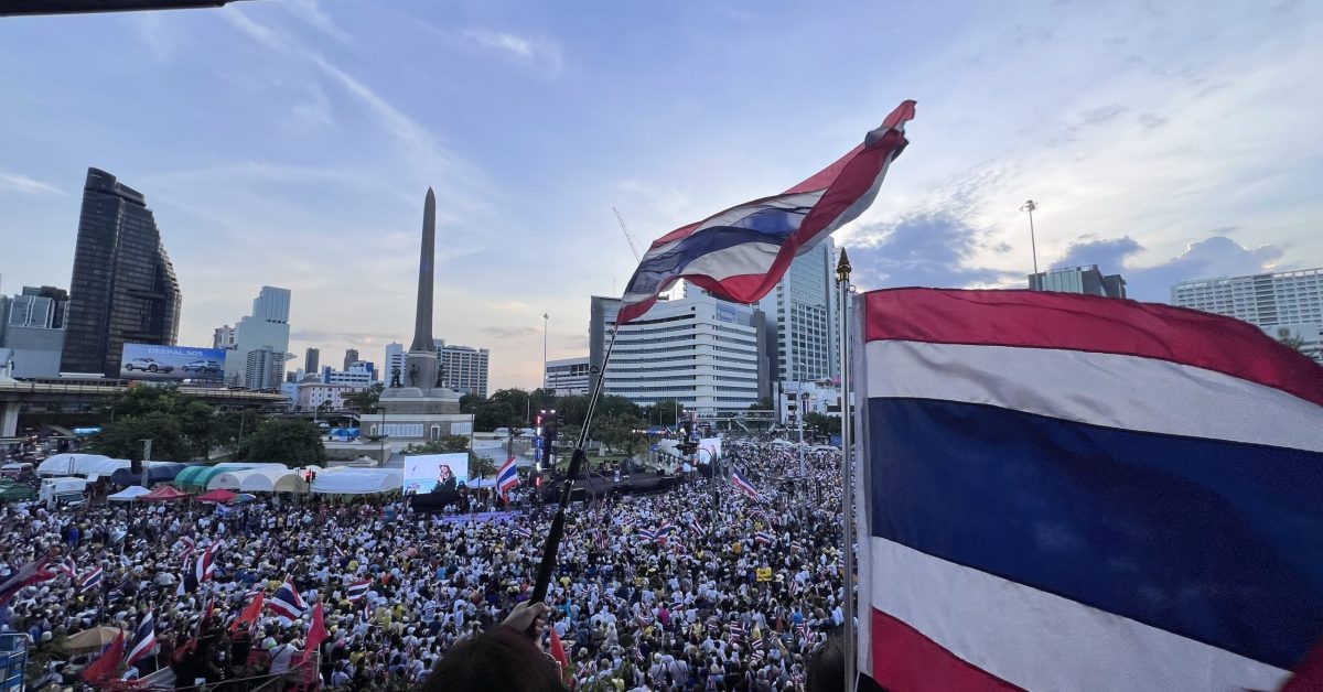 Thousands of Protesters in Bangkok’s Victory Monument